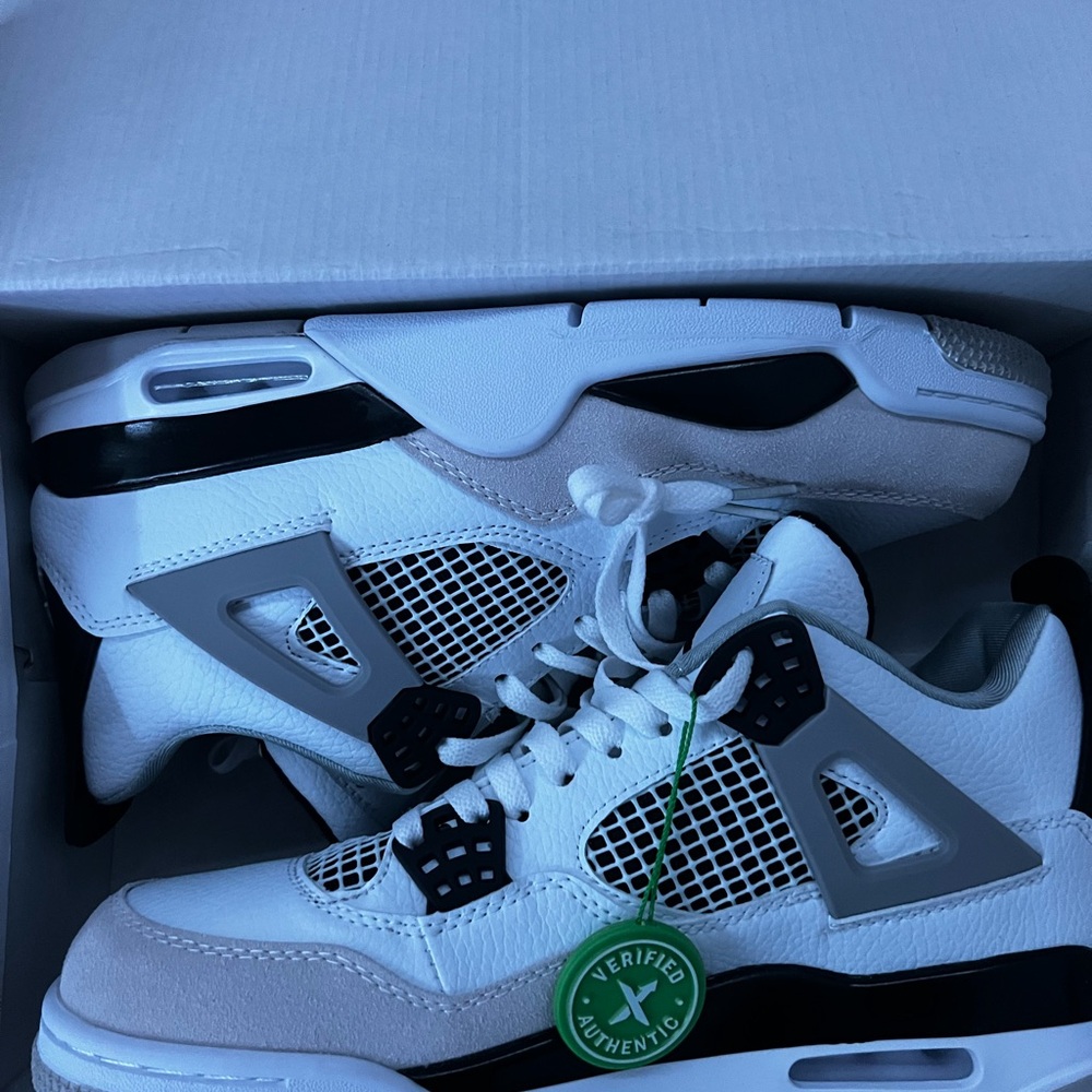 Jordan military black